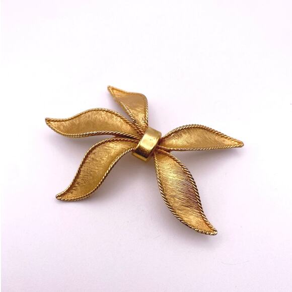 Charel Gold Tone Bow Vintage Large Brooch - Picture 3 of 6